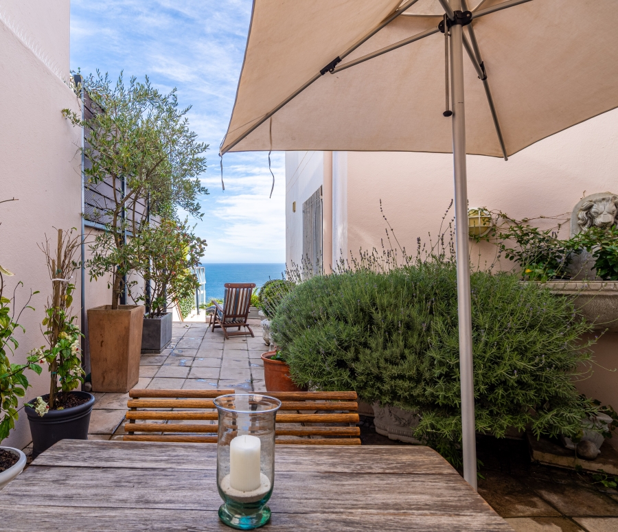 To Let 2 Bedroom Property for Rent in Bantry Bay Western Cape